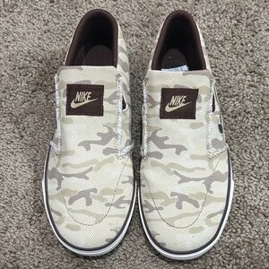 Nike SB Charge Slip-On Camo Canvas Shoes - Beige/Brown